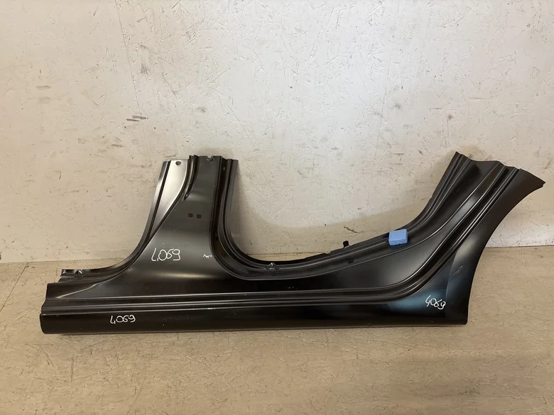 Bas de caisse gauche CLIO V PHASE 1 5P 2019-03->