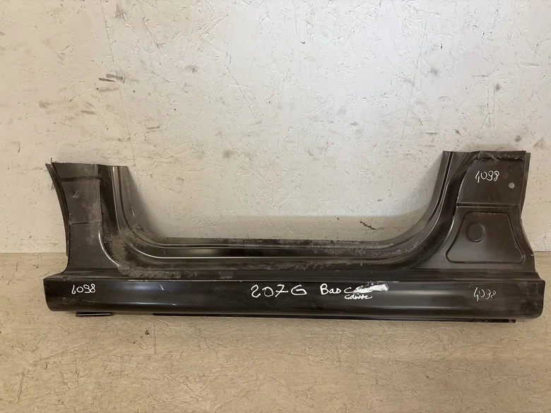 Bas de caisse gauche 207 5P 2006-04->2013-06