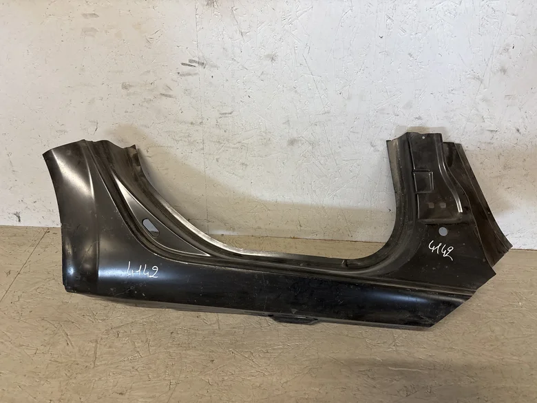 Bas de caisse droit MEGANE II BERLINE PHASE 1 4P 2003-09->2005-12