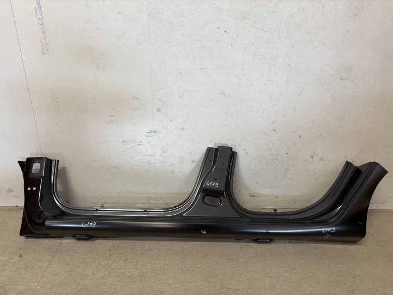 Bas de caisse gauche CLIO IV PHASE 1 5P 2012-07->2016-12