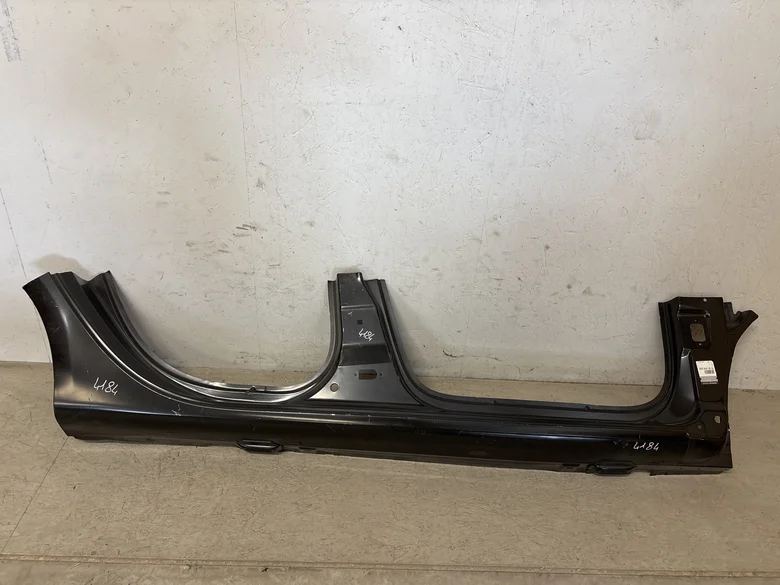 Bas de caisse droit CLIO III PHASE 1 5P 2005-09->2009-03