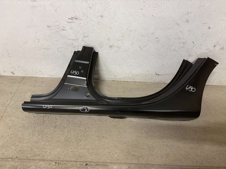 Bas de caisse gauche CLIO III PHASE 1 5P 2005-09->2009-03