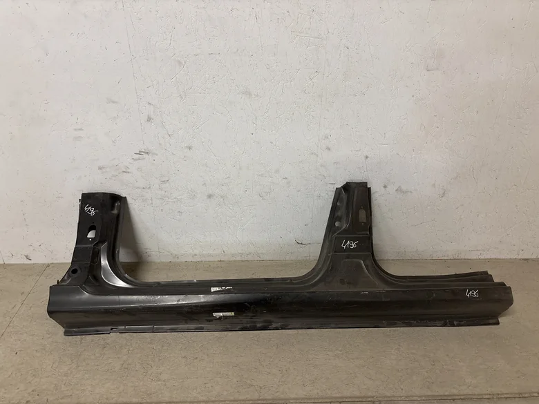 Bas de caisse gauche MEGANE I PHASE 1 5P 1995-11->1999-03