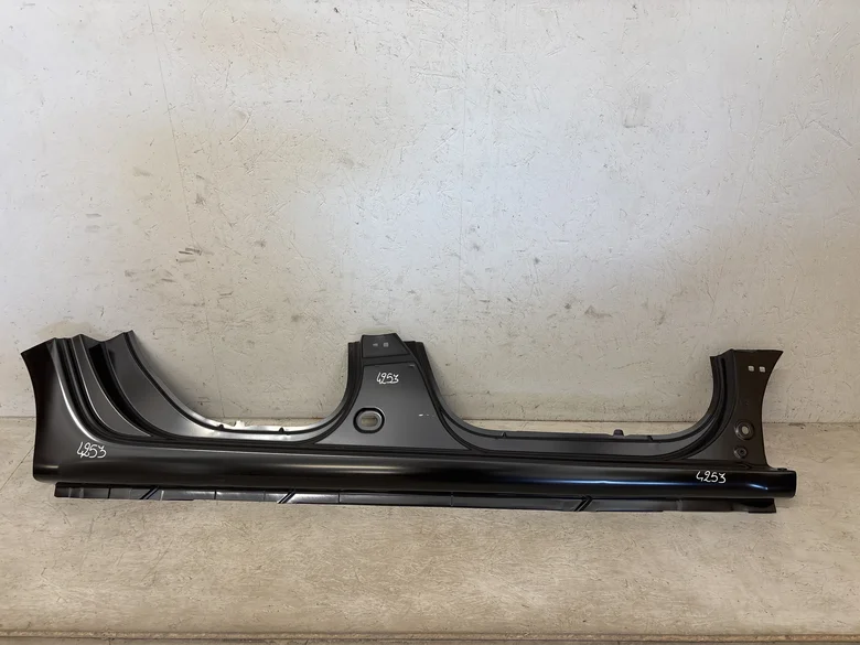 Bas de caisse droit TWINGO III PHASE 1 5P 2014-06->2020-03