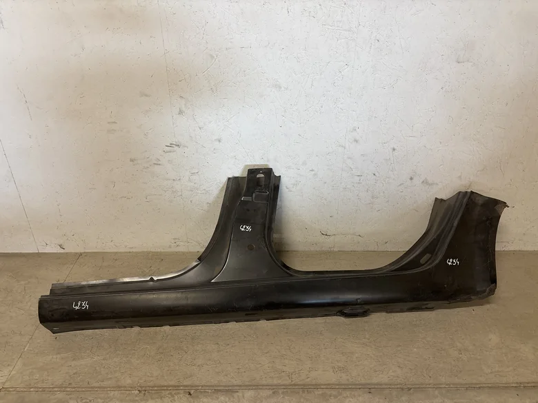 Bas de caisse gauche GRAND SCENIC II PHASE 1 5P LONG 2004-03->2006-09