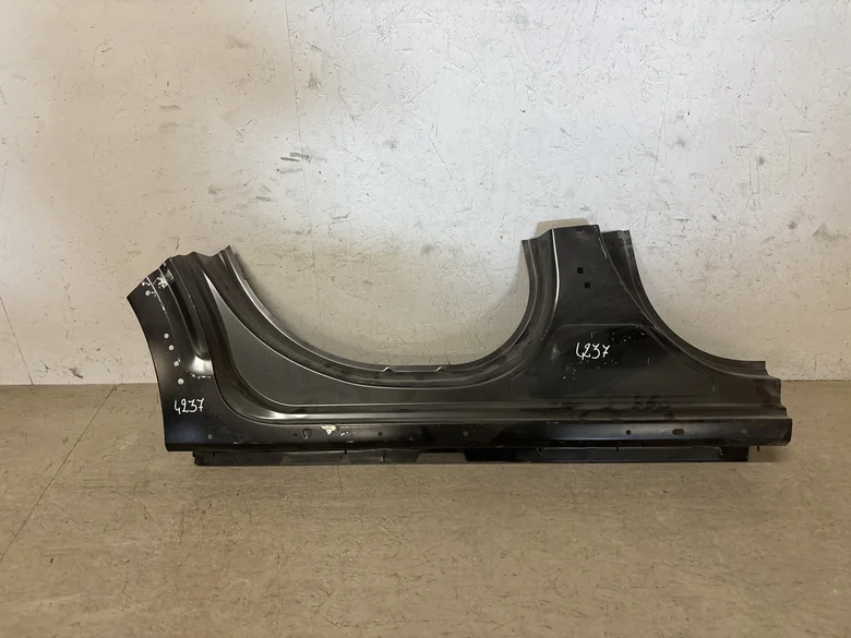 Bas de caisse droit SANDERO III PHASE 1 5P 2020-09->2023-12